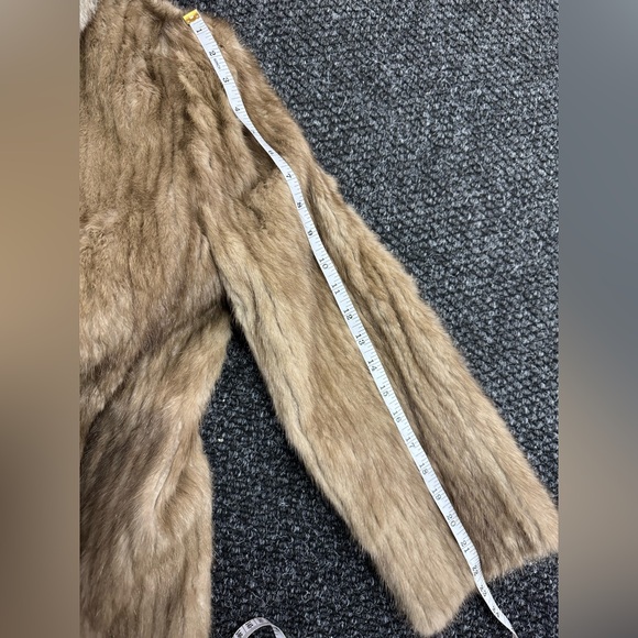 Brown stripped mink fur jacket coat with blue Fox trim - Picture 16 of 16